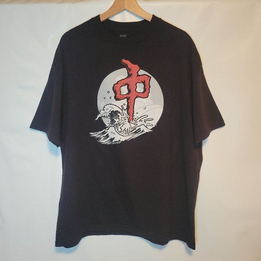 Red Dragon Crashing Wave Mahjong Tile On Moon Tee